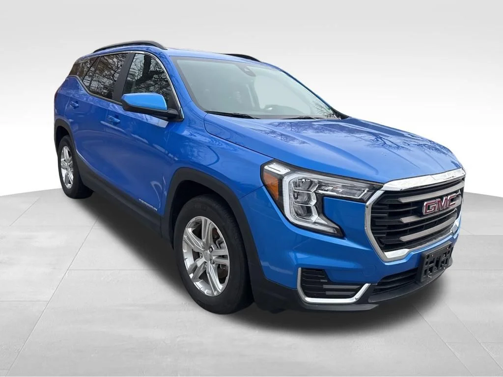Used 2024 Blue GMC SLE image 10