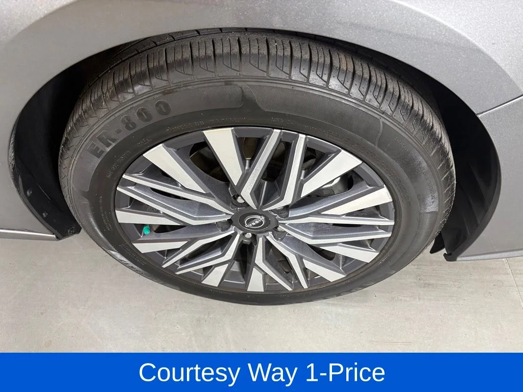 Used 2023 Gray Nissan 2.5 SV image 13