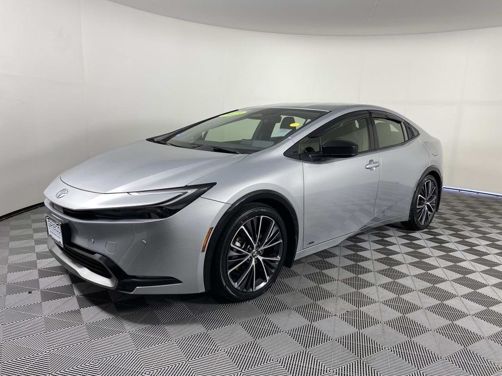 Used 2023 Silver Toyota XLE image 4