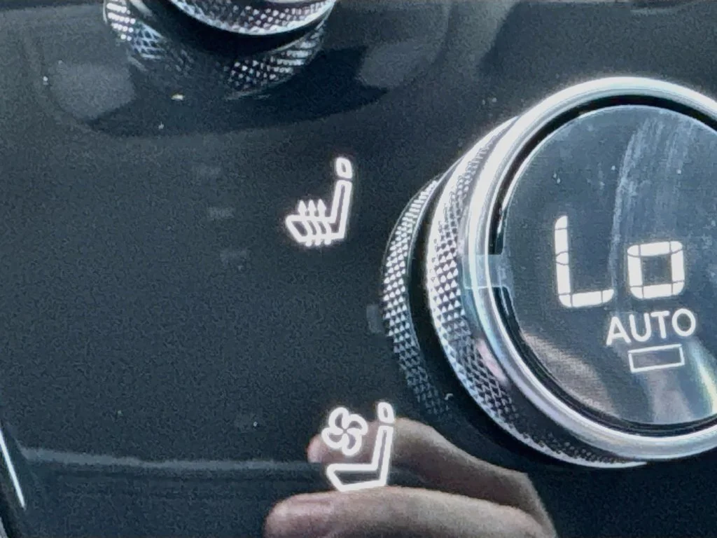 New 2027 White INFINITI LUXE image 21