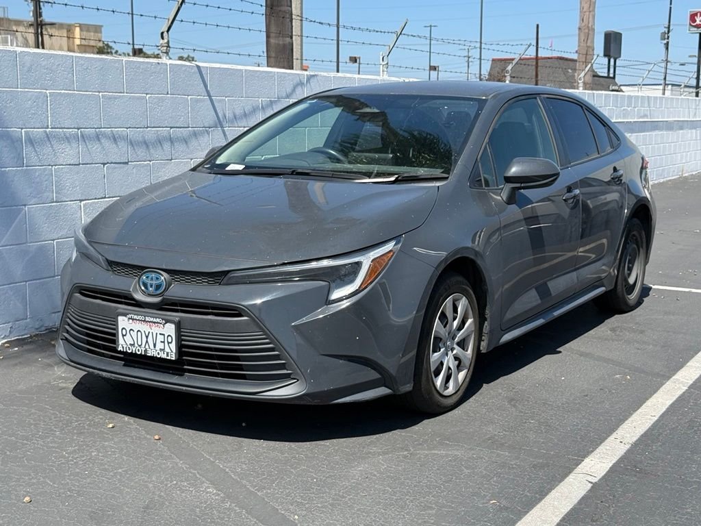 Used 2023  Toyota LE image 2