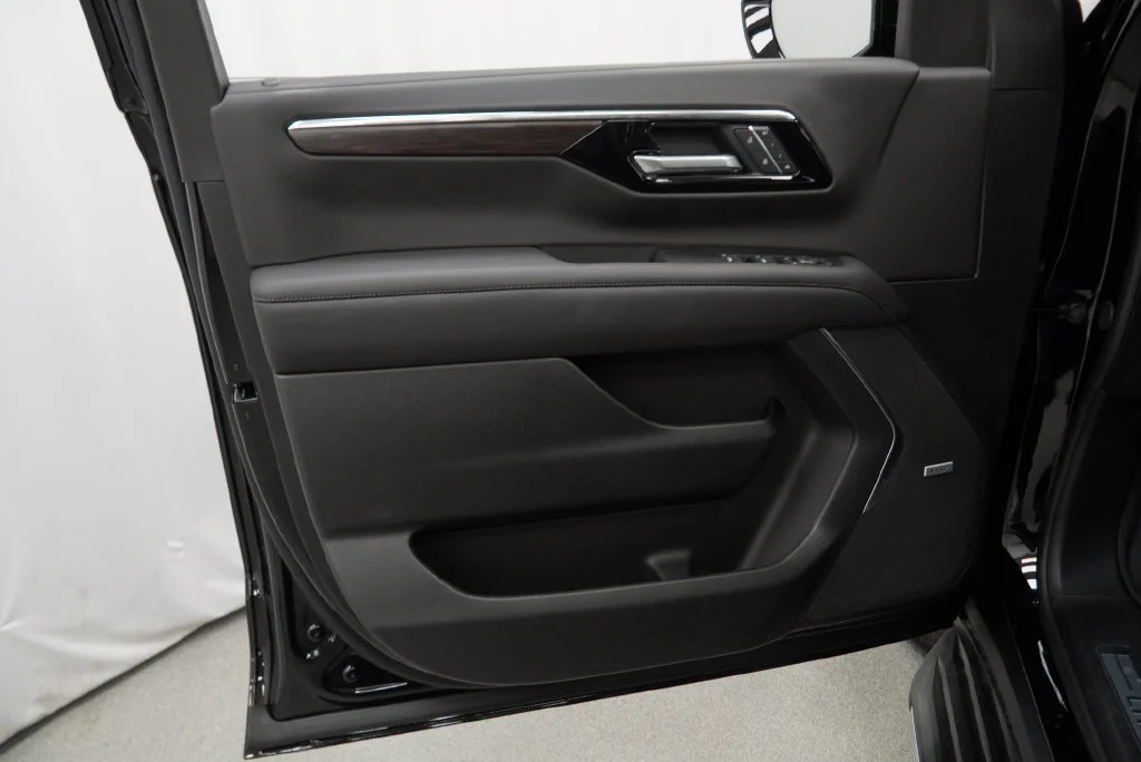 New 2026 Black Chevrolet LT image 32
