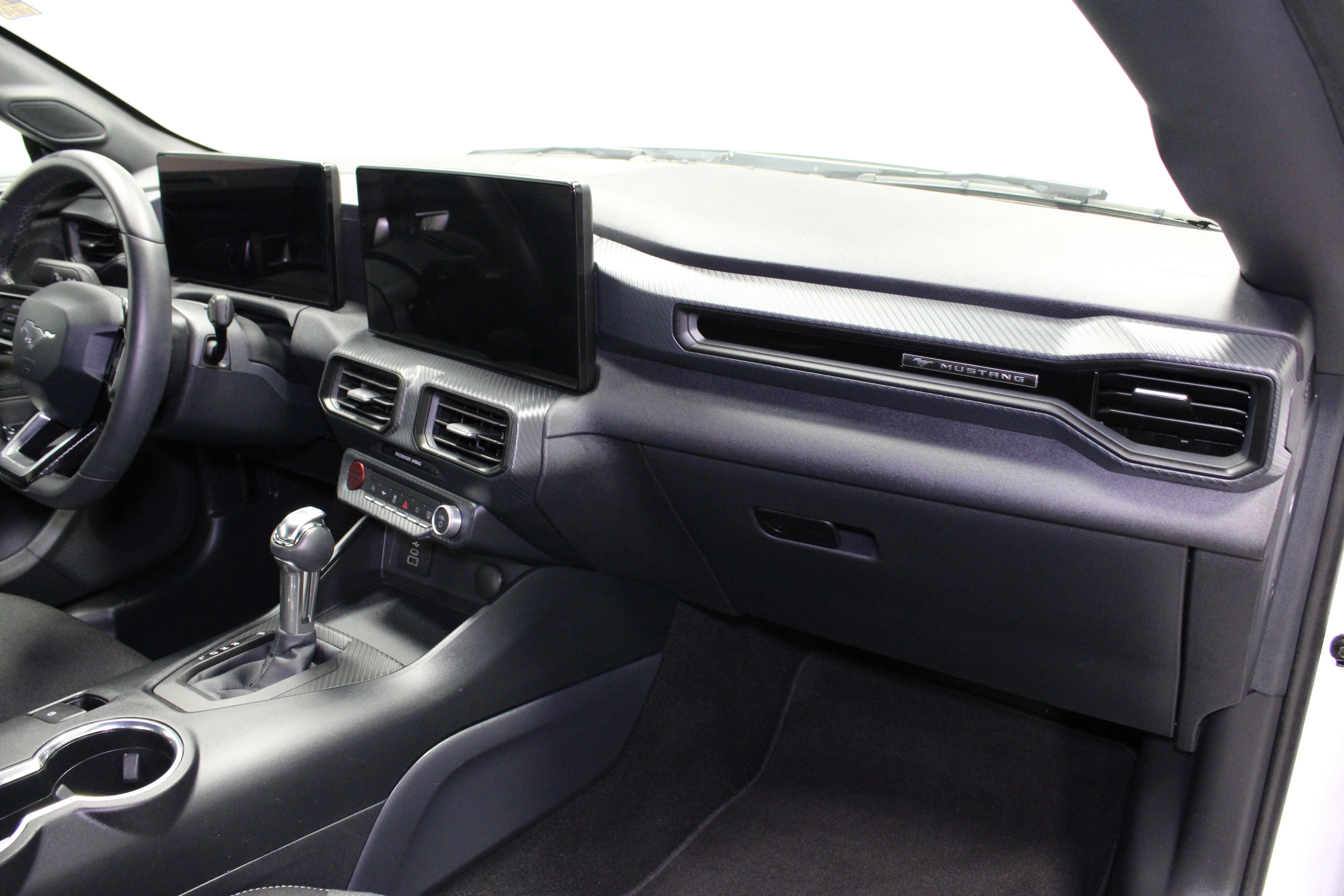 Used 2024 Oxford White Ford EcoBoost image 17
