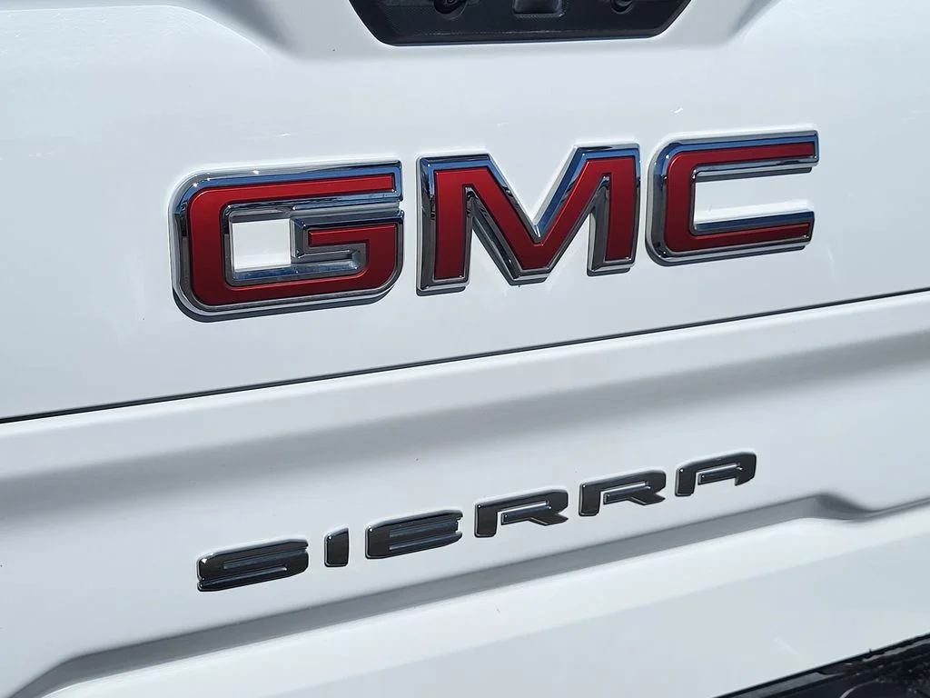 Used 2025 Summit White GMC SLT image 8