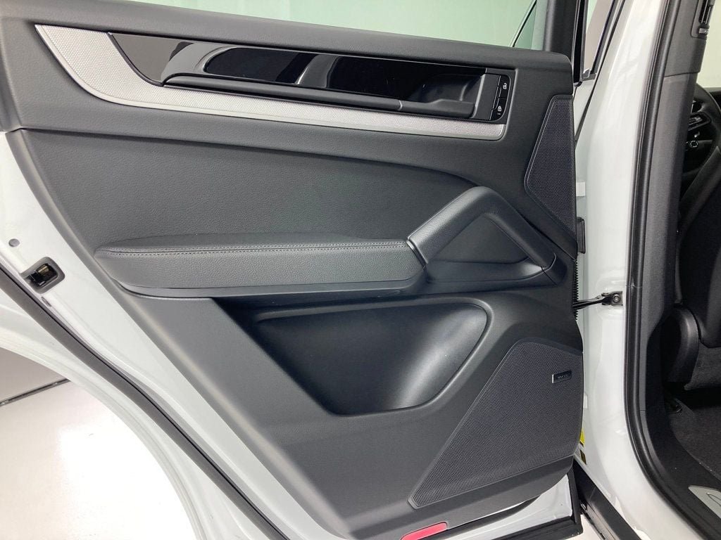 2026 Porsche Cayenne Base - Photo 14