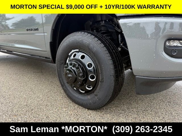 New 2026 Ceramic Gray Clear-Coat Exterior Paint Ram Laramie image 4