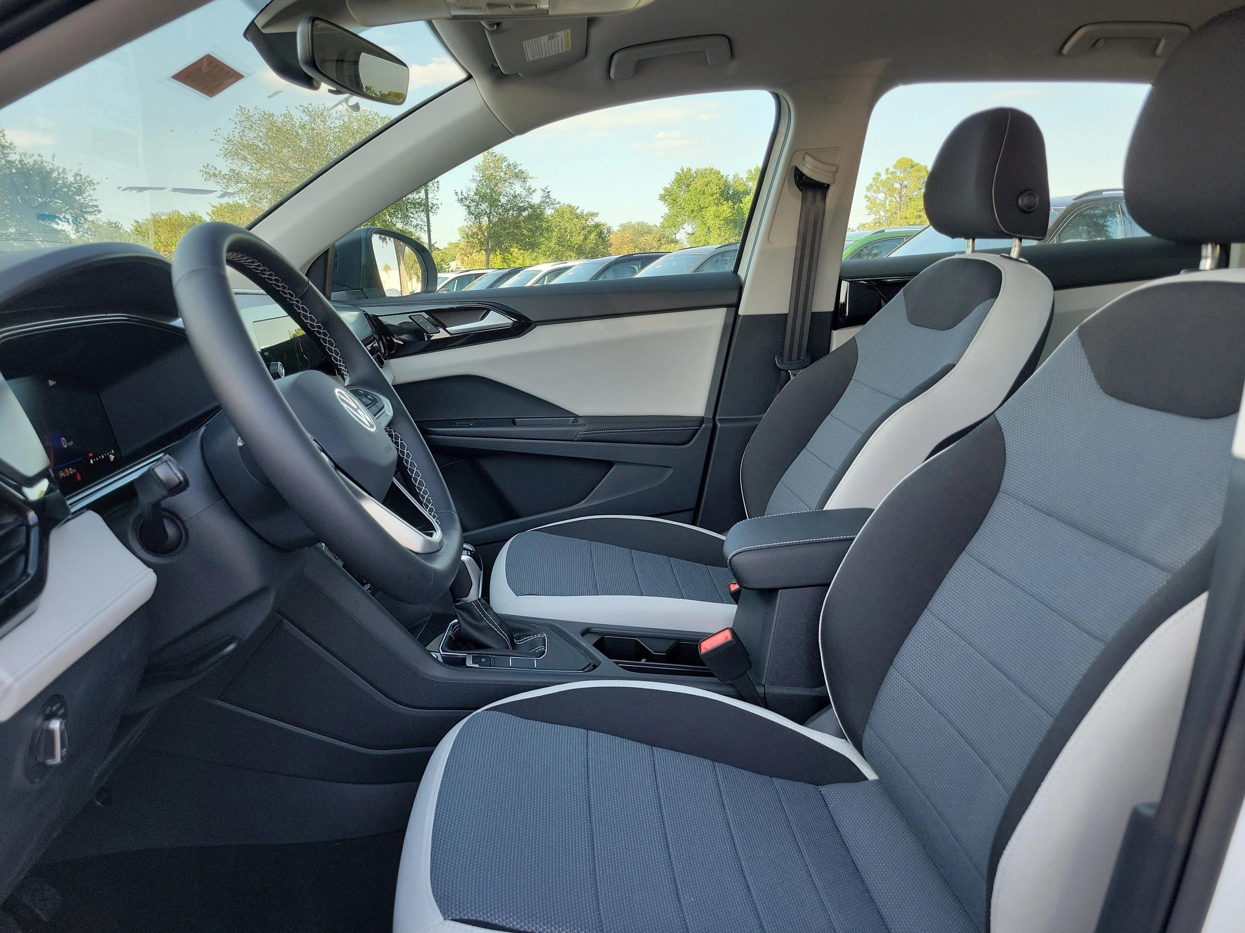 New 2026 White Volkswagen 1.5T S image 17