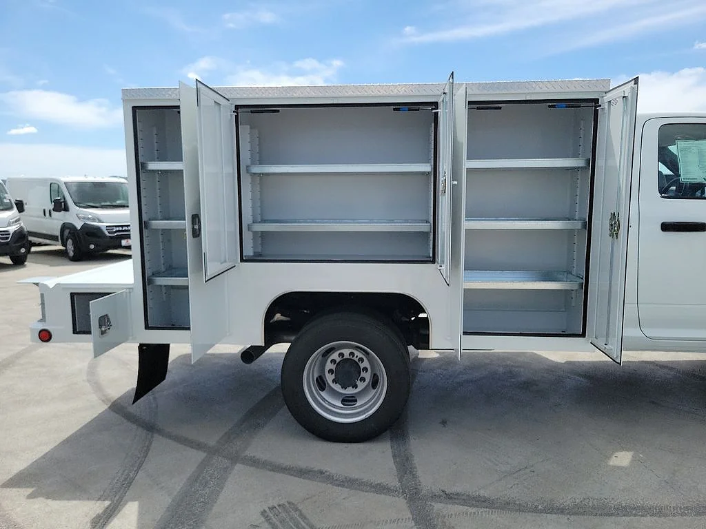 New 2024 Bright White Clearcoat RAM Tradesman/SLT image 14