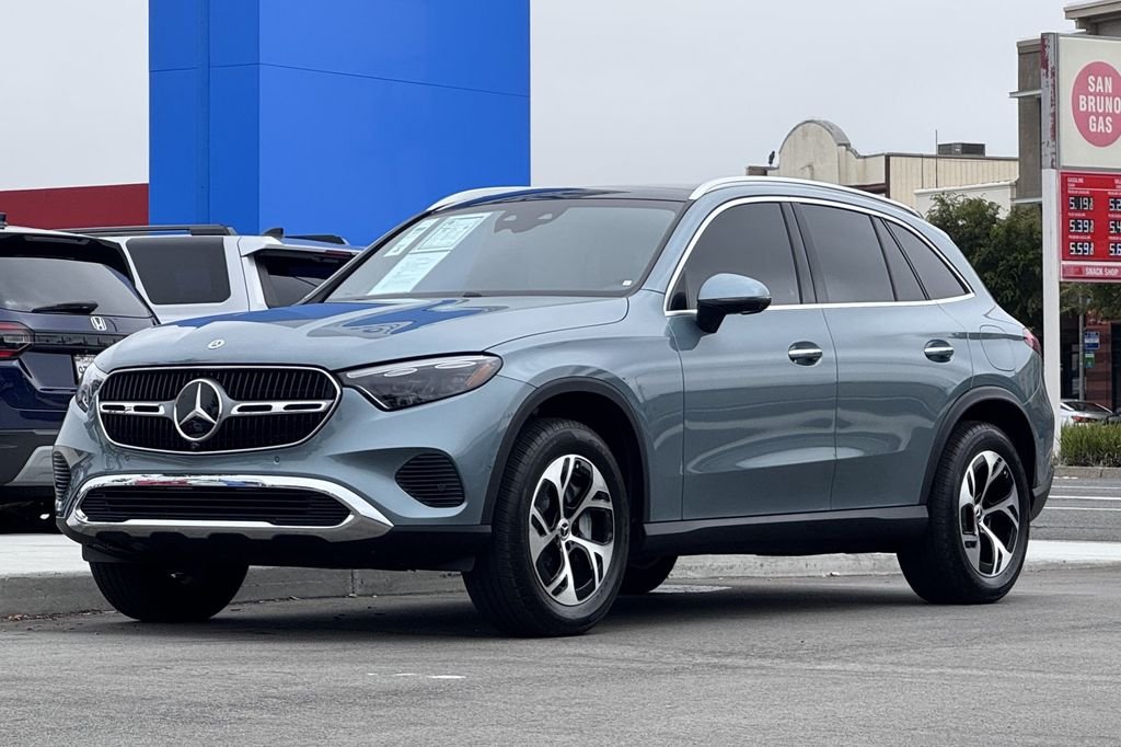 Used 2026 Verde Silver Metallic Mercedes-Benz GLC 350e image 8
