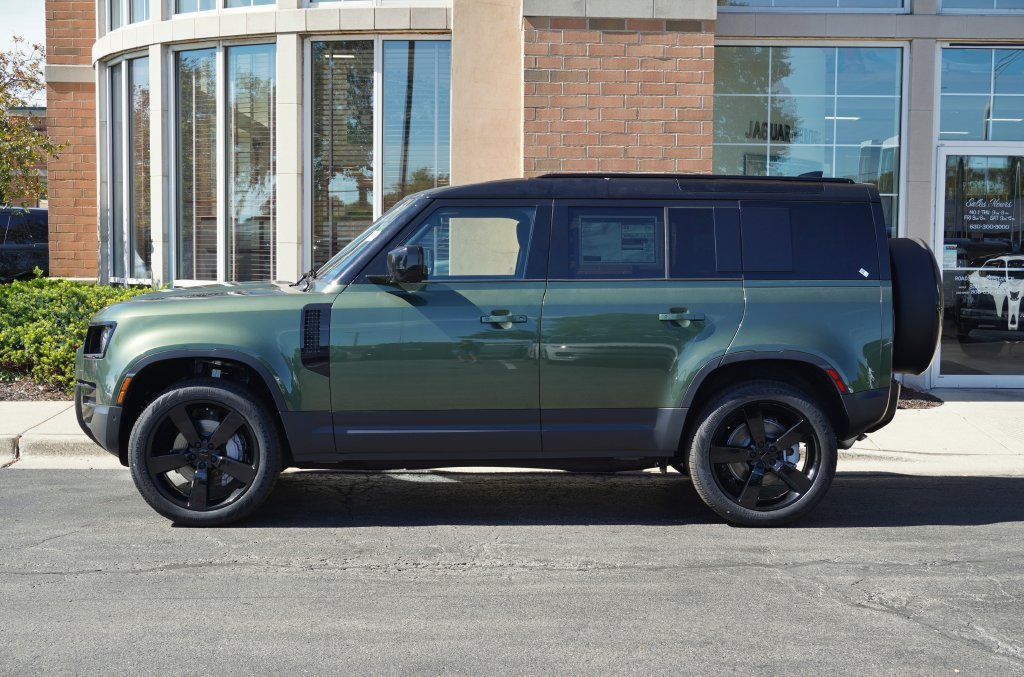 New 2026 Woolstone Green Land Rover S image 2