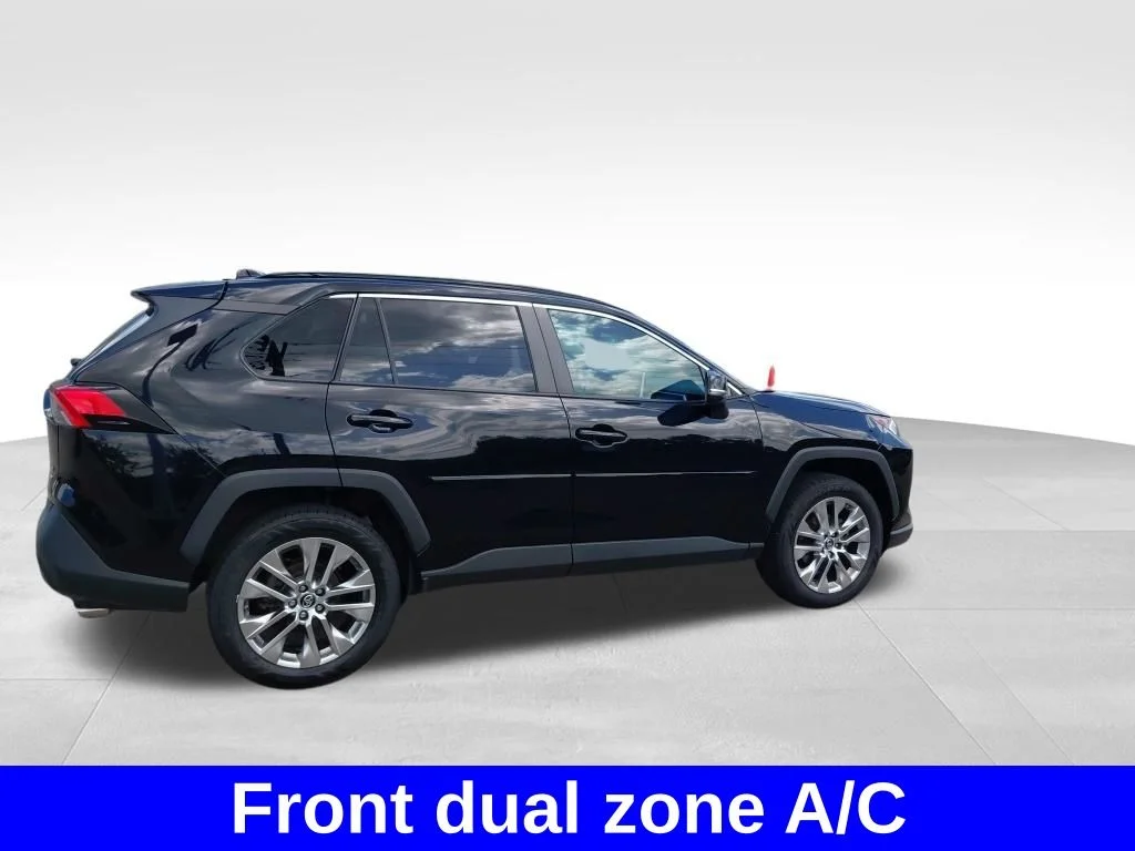 Used 2019 Black Toyota XLE Premium image 8