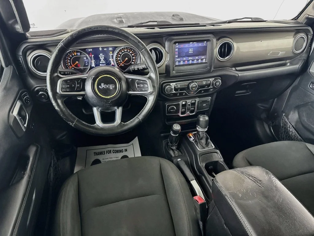 Used 2018 Granite Crystal Metallic Clearcoat Jeep Unlimited Sahara image 27