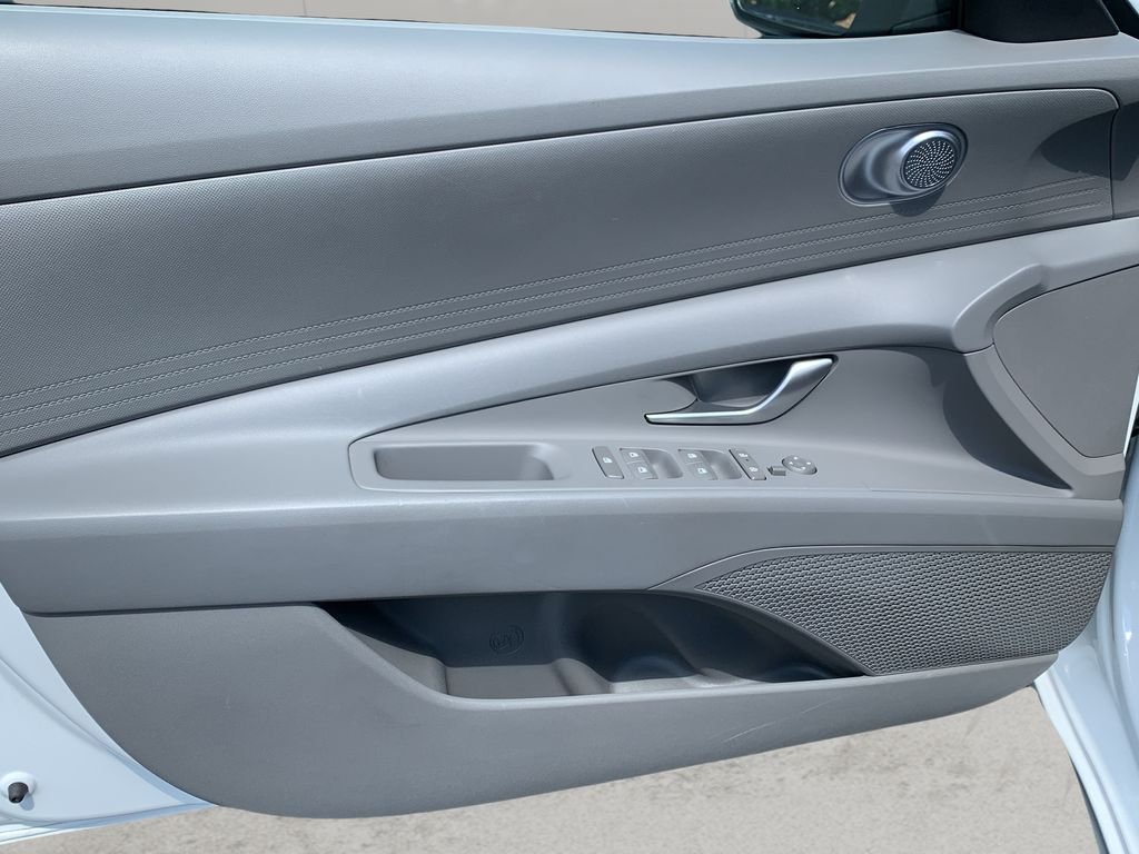 2026 Hyundai Elantra SE - Photo 11