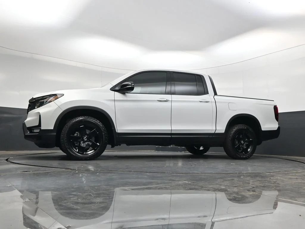 New 2026 Platinum White Pearl Honda Black Edition image 29