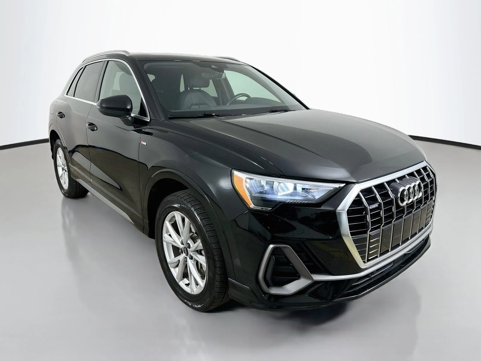 Used 2022 Black Audi  image 3
