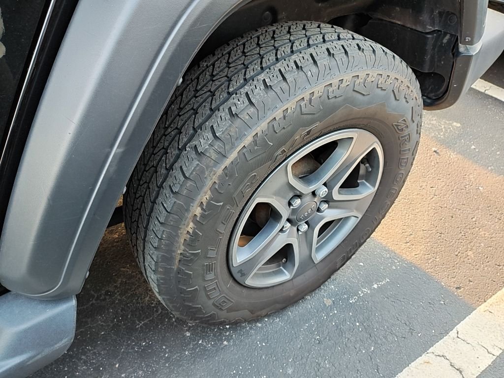 Used 2018 Black Jeep Unlimited Sport S image 5