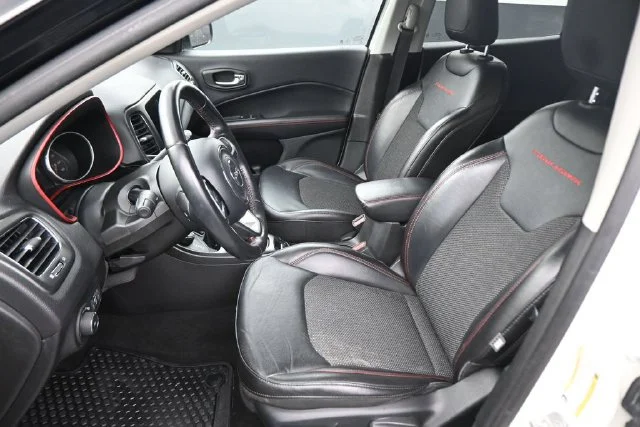 Used 2020 White Jeep Trailhawk image 22