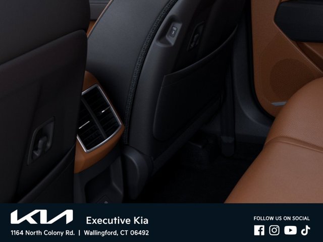 New 2027 Glacial White Pearl / Black Ro Kia X-Line image 26