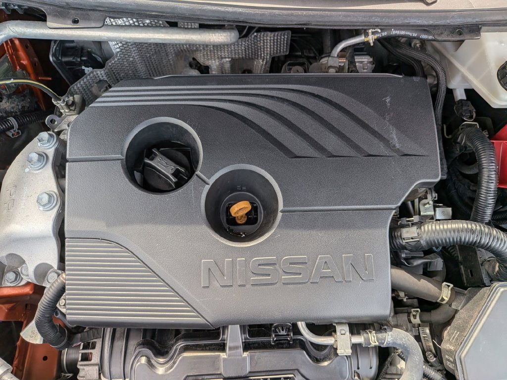 Used 2021 Orange Nissan SL image 14