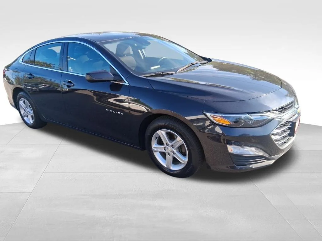 Used 2023 Gray Chevrolet LT image 14