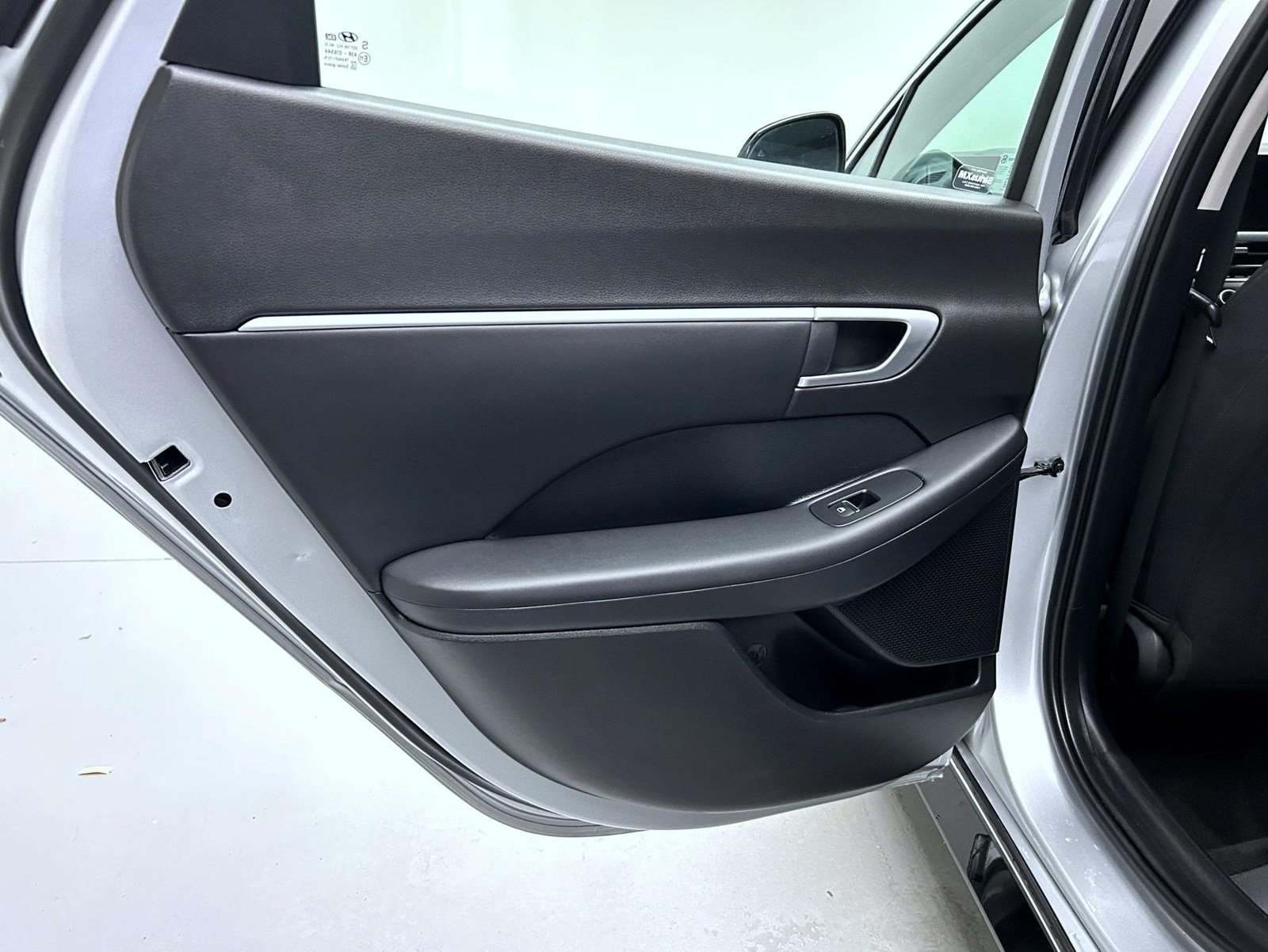Used 2025 Silver Hyundai SEL image 20