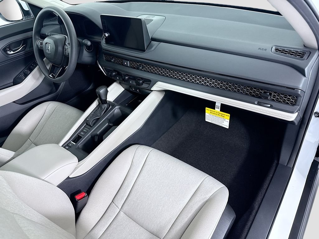 New 2026 Platinum White Pearl Honda LX image 18