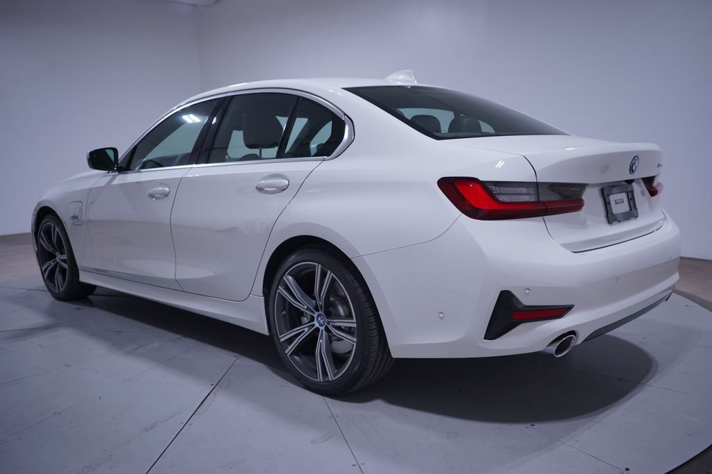 Used 2022 Alpine White BMW 330e iPerformance image 3