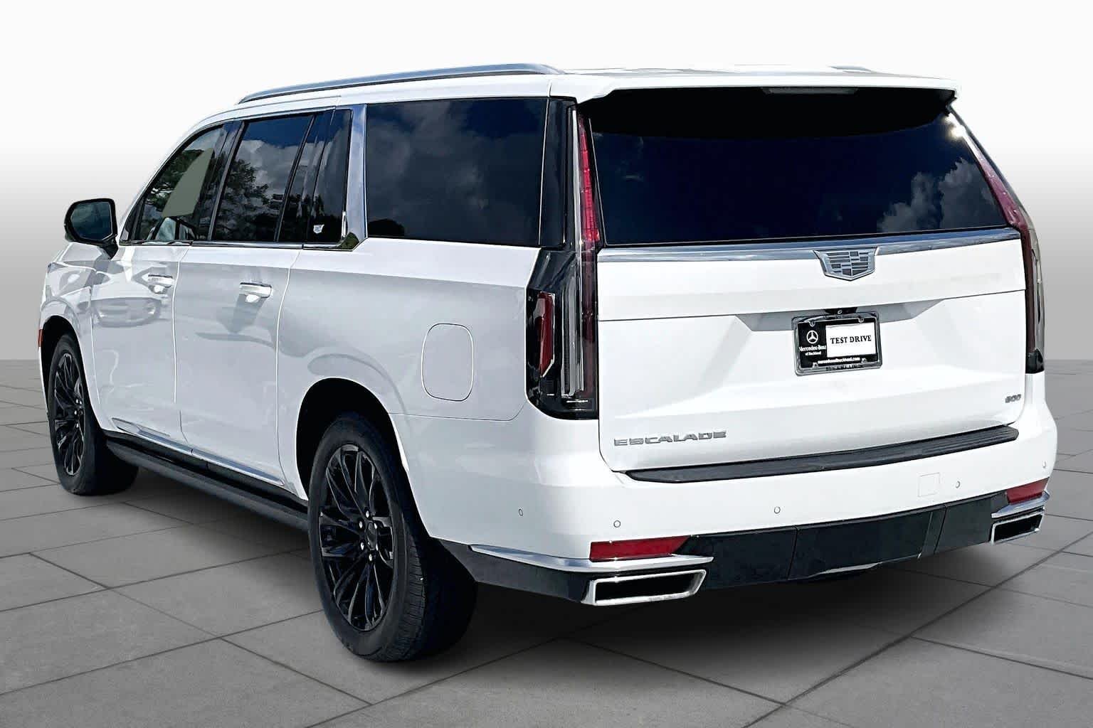Used 2023 Crystal White Tricoat Cadillac 4WD Premium Luxury Platinum image 11