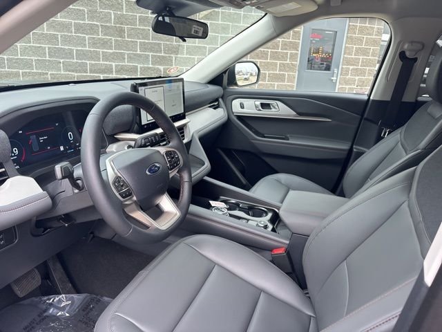 New 2026 Agate Black Metallic Ford Active image 16