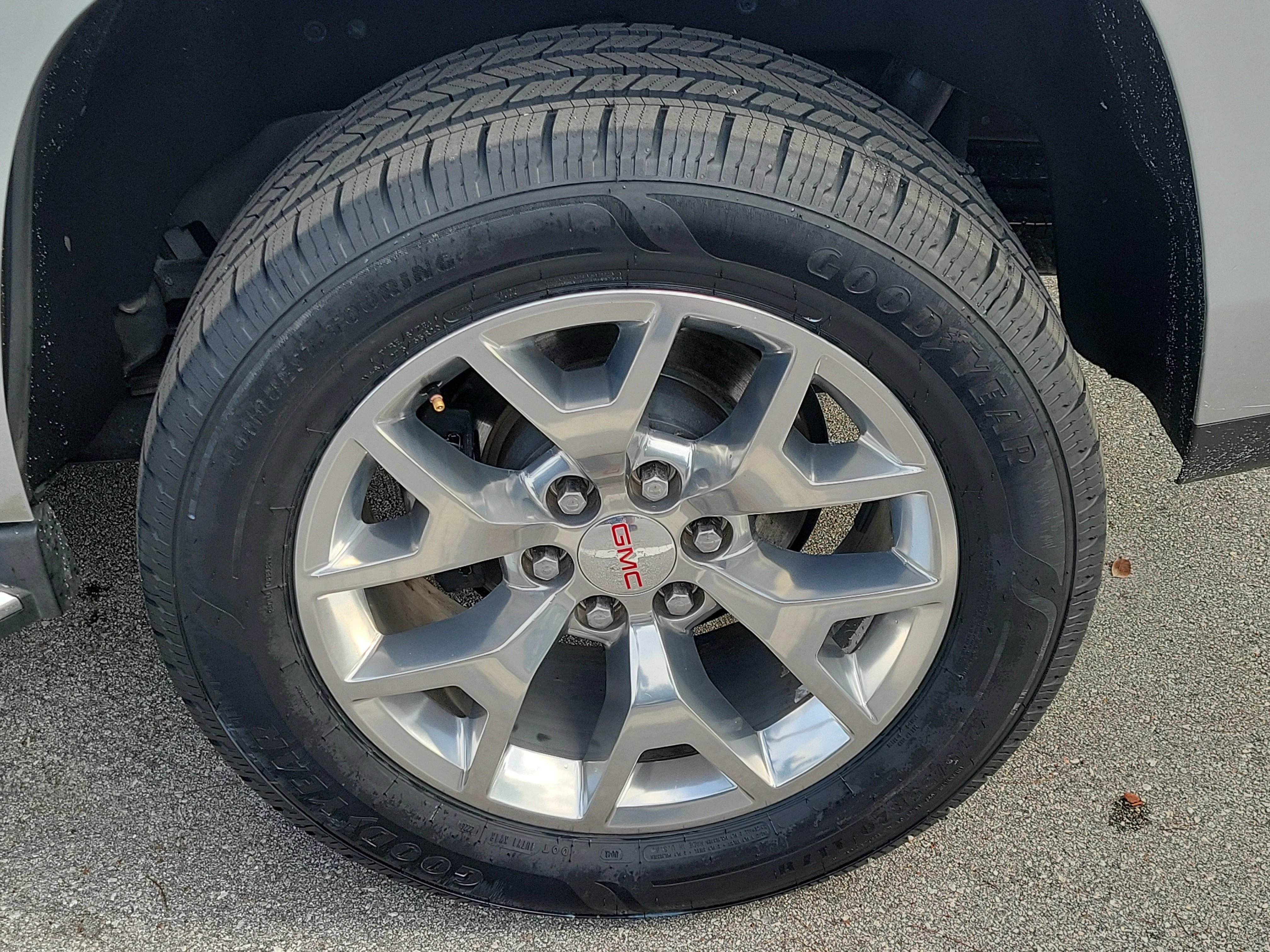 Used 2020 Quicksilver Metallic GMC SLT image 5