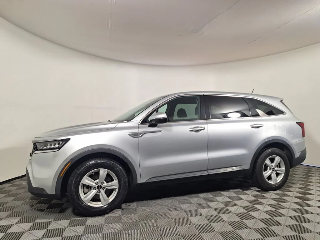 2022 Kia Sorento LX