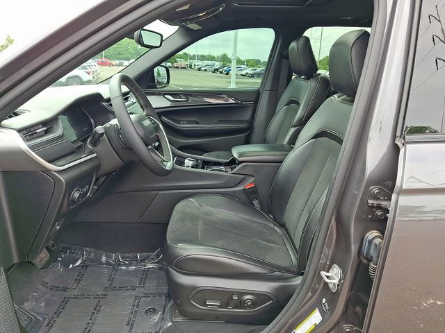 Used 2023 Gray Jeep Altitude X image 13