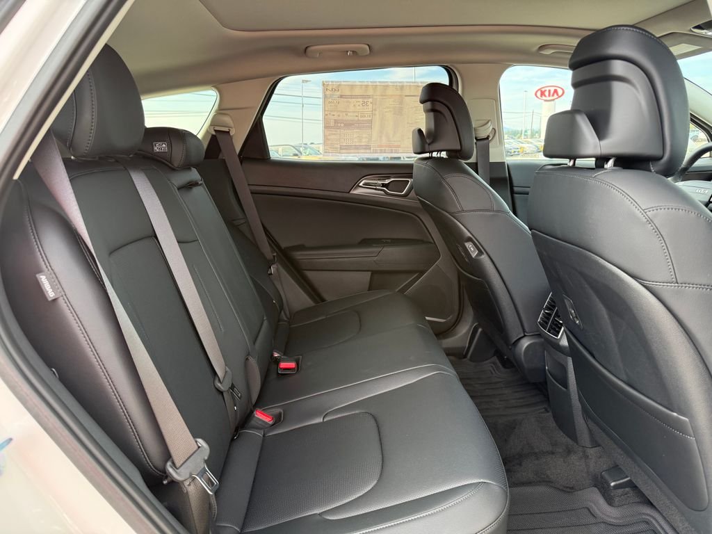 New 2026 Snow White Pearl Kia EX image 13