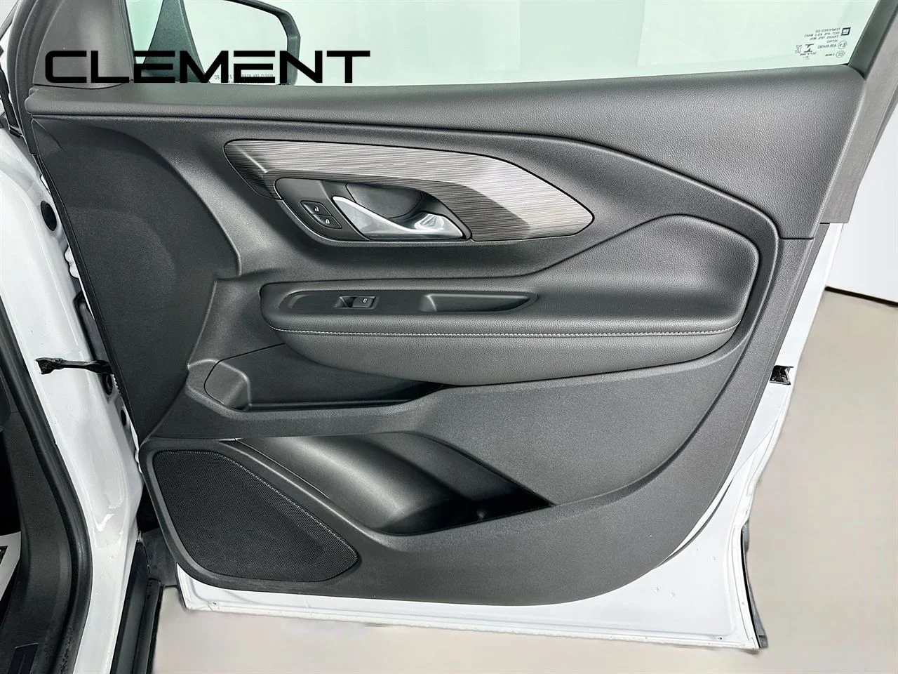 Used 2022 Summit White GMC SLE image 34