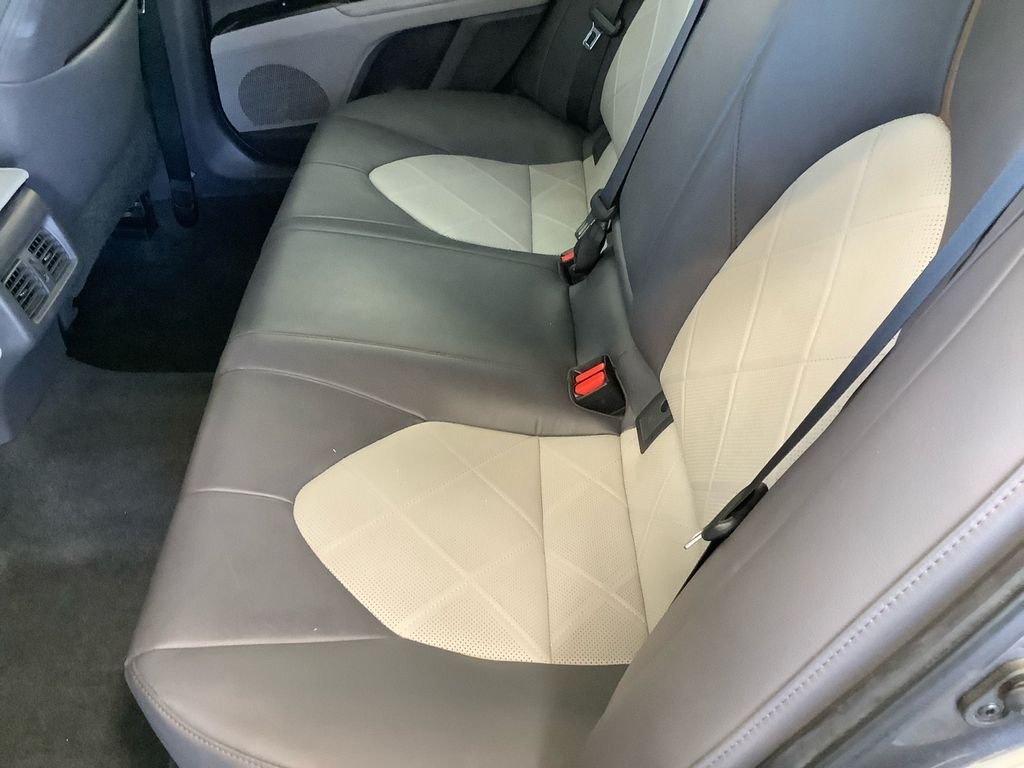Used 2019 Gray Toyota XLE image 19