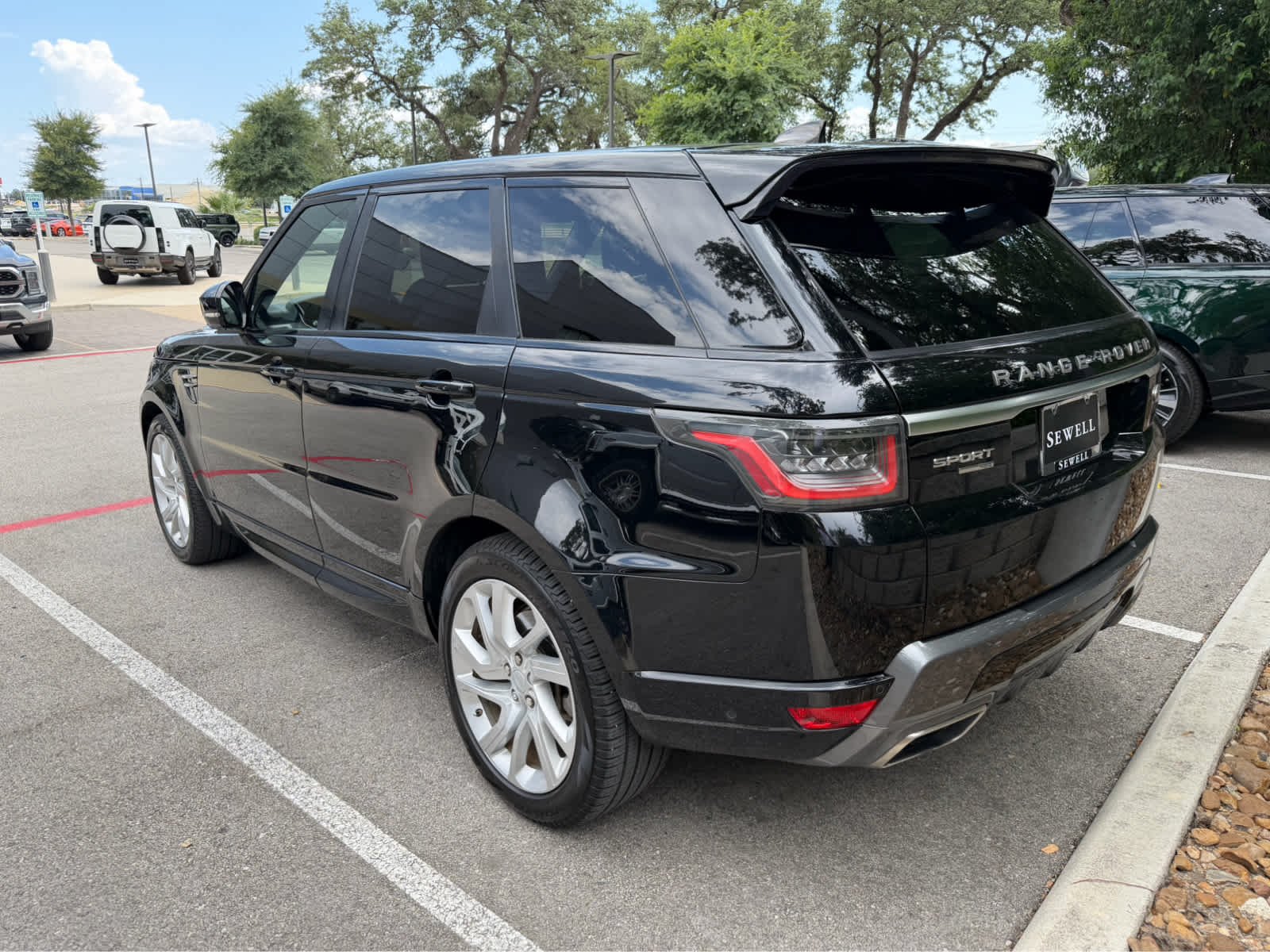 Used 2019 BLK Land Rover HSE image 4