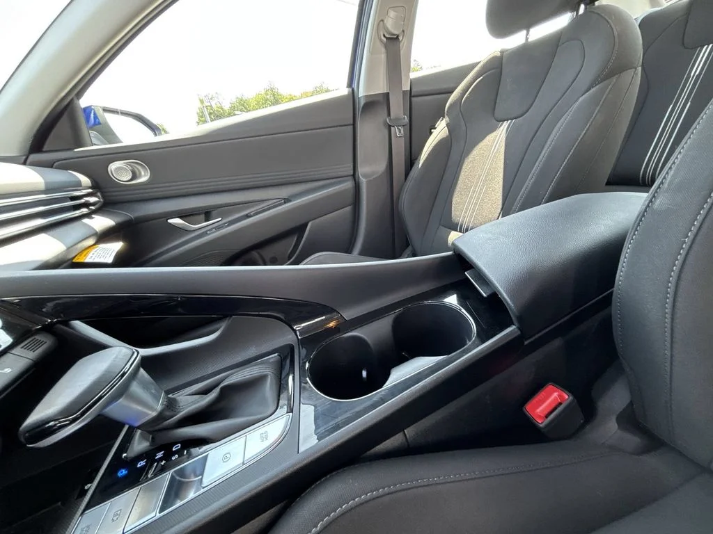 Used 2025 Blue Hyundai SEL Convenience image 24