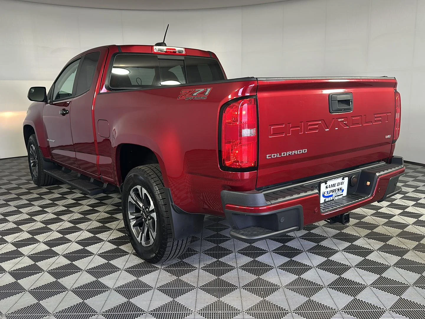 Used 2021 Cherry Red Tintcoat Chevrolet 4WD Z71 image 6