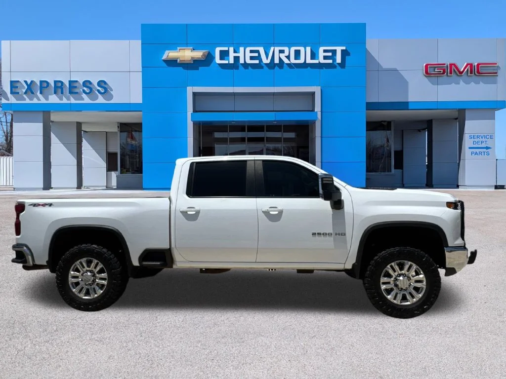 Used 2024 White Chevrolet LT image 10