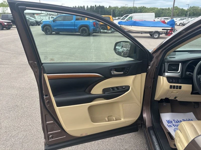 Used 2017 Brown Toyota Limited image 31
