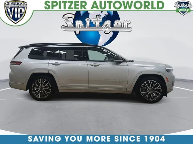 Used 2024 Silver Jeep Summit image 10