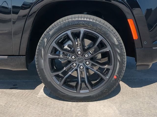 New 2026 High Gloss Black Exterior Paint Jeep Summit Reserve image 11