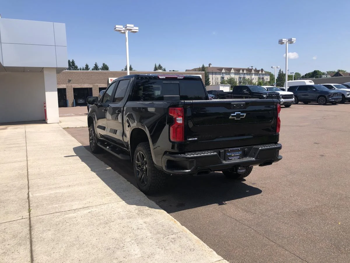 New 2026 Black Chevrolet 4wd Crew Cab 147" Lt image 5