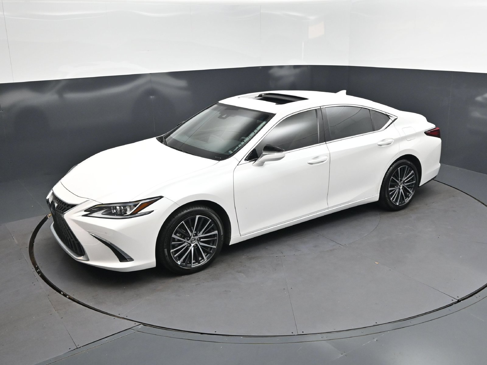 Certified Used 2024 White Lexus 350 image 31