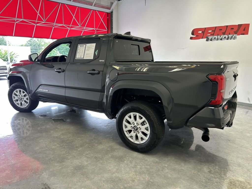 Used 2025  Toyota SR5 image 6