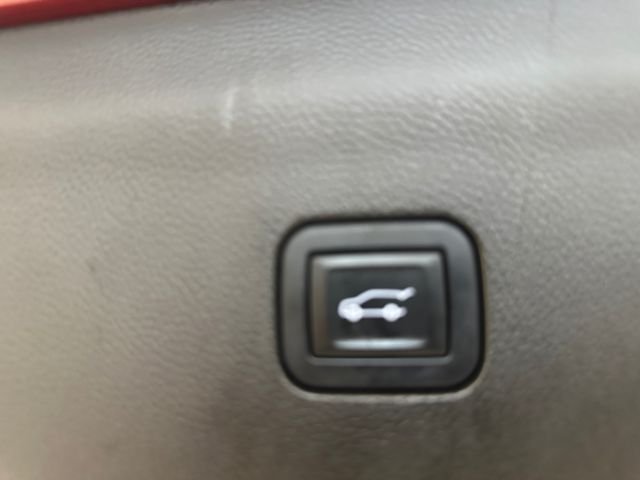 Used 2023 Red Buick Essence image 18