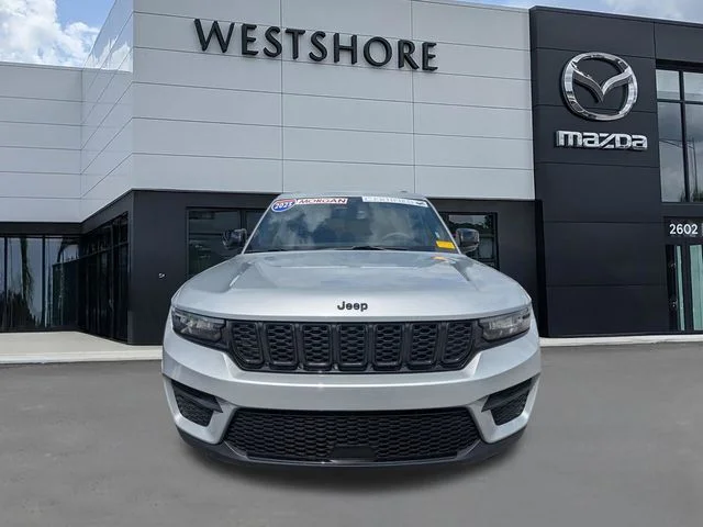 Used 2025 Silver Jeep Altitude image 7