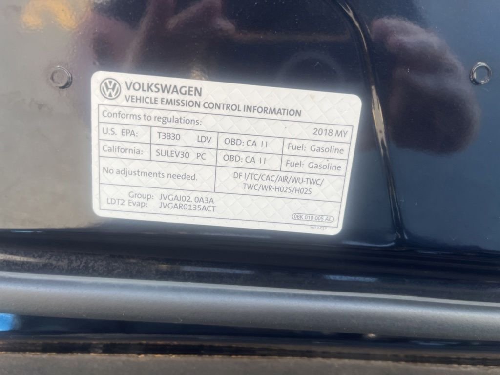 Used 2018 Black Volkswagen 2.0T SEL image 28
