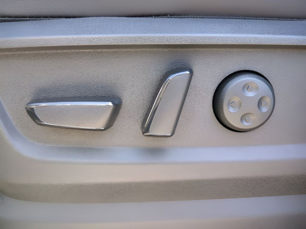 New 2026 Gun Metallic / Super Black Two-tone Nissan PRO-4X® image 20