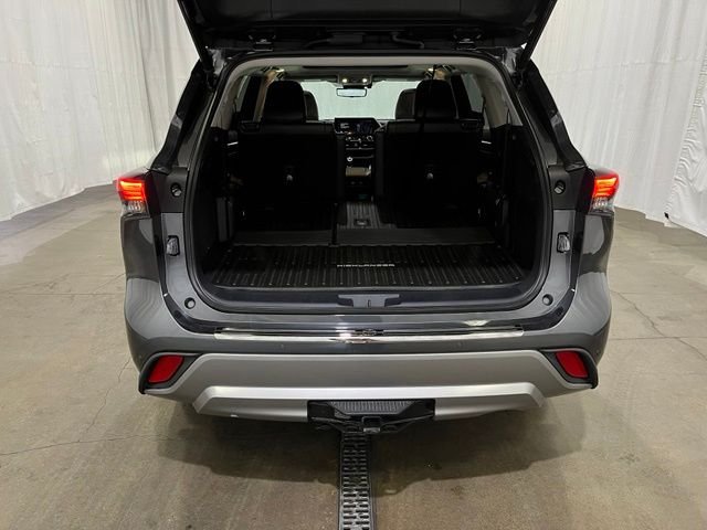 Used 2023 Gray Toyota Platinum image 14